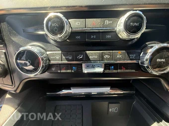 2025 Ford Super Duty F-250 King Ranch Crew Cab Medium Bed - miniatura 44