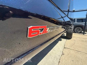 2025 Ford Super Duty F-250 King Ranch Crew Cab Medium Bed - miniatura 9