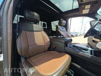 2025 Ford Super Duty F-250 King Ranch Crew Cab Medium Bed - miniatura 18