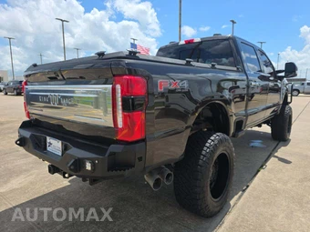 2025 Ford Super Duty F-250 King Ranch Crew Cab Medium Bed - miniatura 3