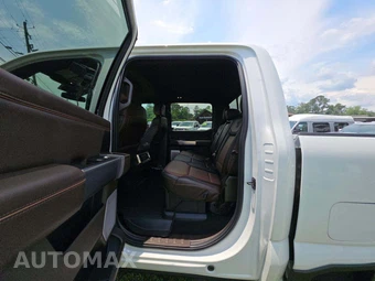 2025 Ford Super Duty F-250 King Ranch Crew Cab Medium Bed - miniatura 10