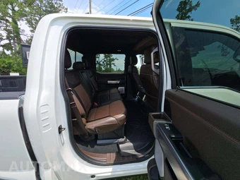 2025 Ford Super Duty F-250 King Ranch Crew Cab Medium Bed - miniatura 13