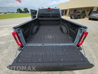 2025 Ford Super Duty F-250 King Ranch Crew Cab Medium Bed - miniatura 11