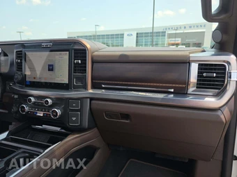 2025 Ford Super Duty F-250 King Ranch Crew Cab Medium Bed - miniatura 16