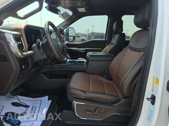 2025 Ford Super Duty F-250 King Ranch Crew Cab Medium Bed - miniatura 3