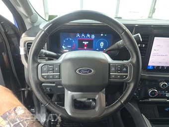 2025 Ford Super Duty F-250 LARIAT Crew Cab Medium Bed - miniatura 10