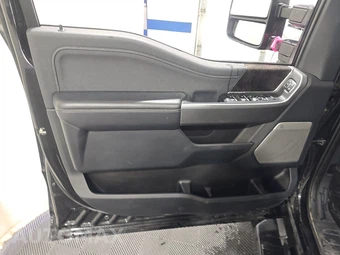 2025 Ford Super Duty F-250 LARIAT Crew Cab Medium Bed - miniatura 9