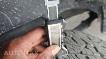 2025 Ford Super Duty F-250 LARIAT Crew Cab Medium Bed - miniatura 25