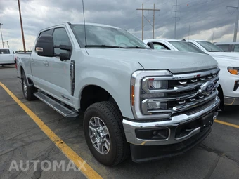2025 Ford Super Duty F-250 Lariat Crew Cab Medium Bed - miniatura 3
