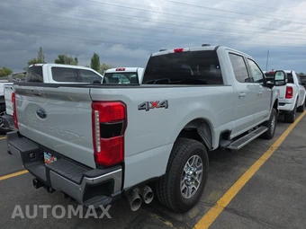 2025 Ford Super Duty F-250 Lariat Crew Cab Medium Bed - miniatura 4