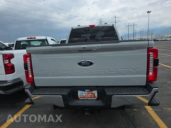2025 Ford Super Duty F-250 Lariat Crew Cab Medium Bed - miniatura 5