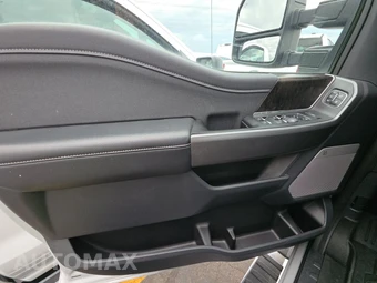 2025 Ford Super Duty F-250 Lariat Crew Cab Medium Bed - miniatura 9
