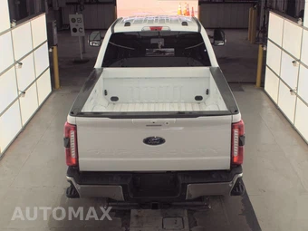 2025 Ford Super Duty F-250 Lariat Crew Cab Medium Bed - miniatura 5