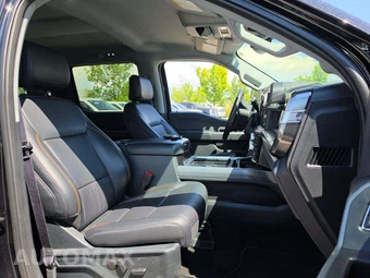 2025 Ford Super Duty F-250 Lariat Crew Cab Medium Bed - miniatura 18