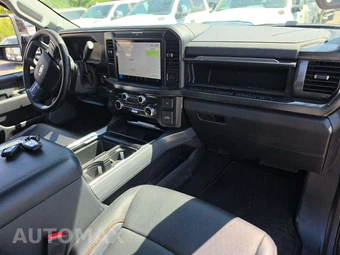 2025 Ford Super Duty F-250 Lariat Crew Cab Medium Bed - miniatura 19