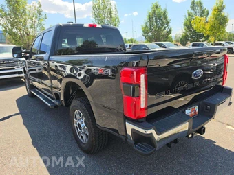 2025 Ford Super Duty F-250 Lariat Crew Cab Medium Bed - miniatura 2