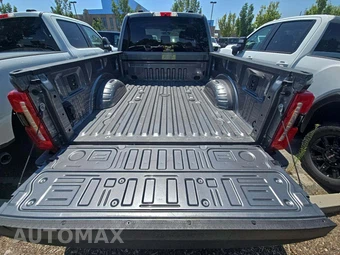 2025 Ford Super Duty F-250 Lariat Crew Cab Medium Bed - miniatura 14