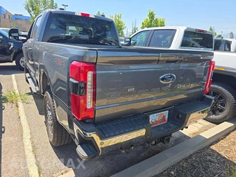 2025 Ford Super Duty F-250 Lariat Crew Cab Medium Bed - miniatura 2