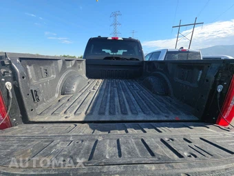 2025 Ford Super Duty F-250 Lariat Crew Cab Medium Bed - miniatura 16