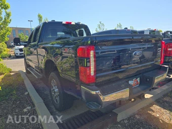 2025 Ford Super Duty F-250 Lariat Crew Cab Medium Bed - miniatura 2