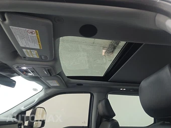 2025 Ford Super Duty F-250 LARIAT Crew Cab Medium Bed - miniatura 17