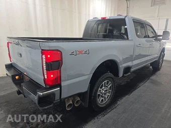 2025 Ford Super Duty F-250 LARIAT Crew Cab Medium Bed - miniatura 4
