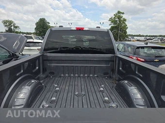 2025 Ford Super Duty F-250 Lariat Crew Cab Medium Bed - miniatura 16