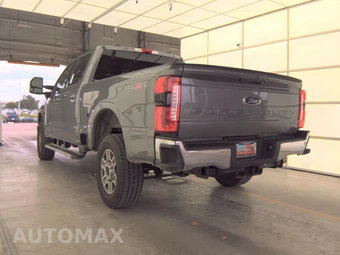 2025 Ford Super Duty F-250 Lariat Crew Cab Medium Bed - miniatura 6