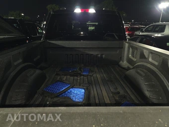 2025 Ford Super Duty F-250 Lariat Crew Cab Medium Bed - miniatura 16