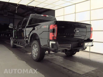 2025 Ford Super Duty F-250 Lariat Crew Cab Medium Bed - miniatura 6
