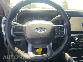 2025 Ford Super Duty F-250 Lariat Crew Cab Medium Bed - miniatura 10