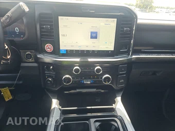 2025 Ford Super Duty F-250 Lariat Crew Cab Medium Bed - miniatura 11