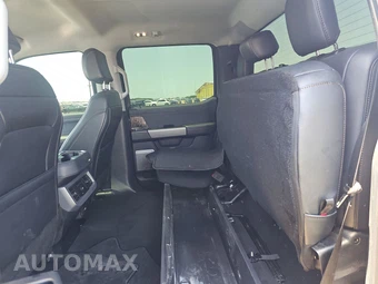 2025 Ford Super Duty F-250 Lariat Crew Cab Medium Bed - miniatura 13