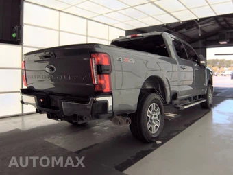 2025 Ford Super Duty F-250 Lariat Crew Cab Medium Bed - miniatura 4