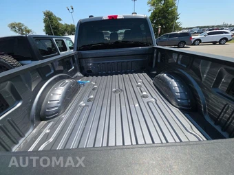 2025 Ford Super Duty F-250 Lariat Crew Cab Medium Bed - miniatura 16