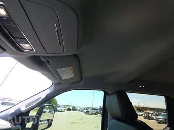2025 Ford Super Duty F-250 Lariat Crew Cab Medium Bed - miniatura 18