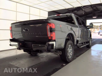 2025 Ford Super Duty F-250 Lariat Crew Cab Medium Bed - miniatura 4