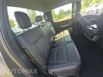 2025 Ford Super Duty F-250 Lariat Crew Cab Medium Bed - miniatura 16