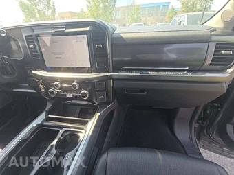 2025 Ford Super Duty F-250 Lariat Crew Cab Medium Bed - miniatura 19
