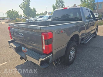 2025 Ford Super Duty F-250 Lariat Crew Cab Medium Bed - miniatura 3