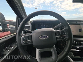 2025 Ford Super Duty F-250 Lariat Crew Cab Medium Bed - miniatura 10