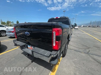 2025 Ford Super Duty F-250 Lariat Crew Cab Medium Bed - miniatura 4