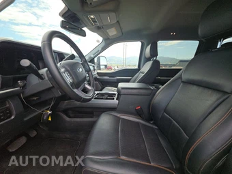 2025 Ford Super Duty F-250 Lariat Crew Cab Medium Bed - miniatura 7