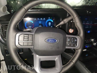 2025 Ford Super Duty F-250 Lariat Crew Cab Medium Bed - miniatura 10