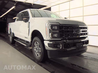 2025 Ford Super Duty F-250 Lariat Crew Cab Medium Bed - miniatura 3