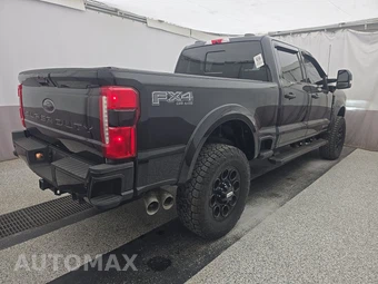 2025 Ford Super Duty F-250 LARIAT Crew Cab Medium Bed - miniatura 4