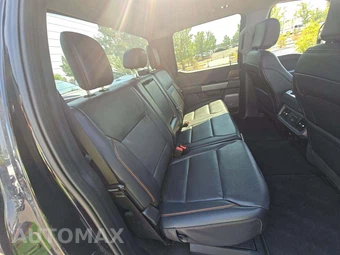 2025 Ford Super Duty F-250 Lariat Crew Cab Medium Bed - miniatura 16