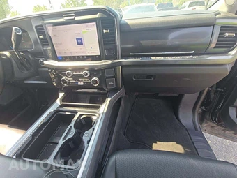 2025 Ford Super Duty F-250 Lariat Crew Cab Medium Bed - miniatura 19