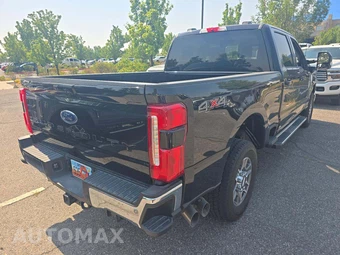2025 Ford Super Duty F-250 Lariat Crew Cab Medium Bed - miniatura 3