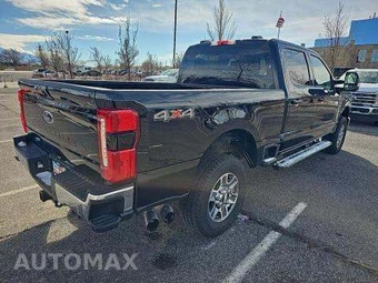 2025 Ford Super Duty F-250 Lariat Crew Cab Medium Bed - miniatura 3